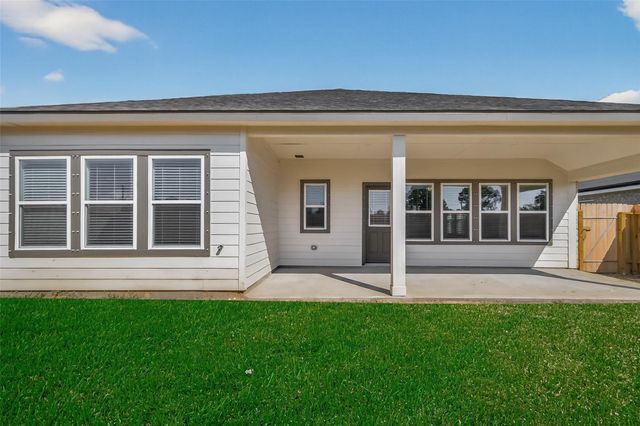 2111 Spring Hollow Drive, Baytown, TX 77521