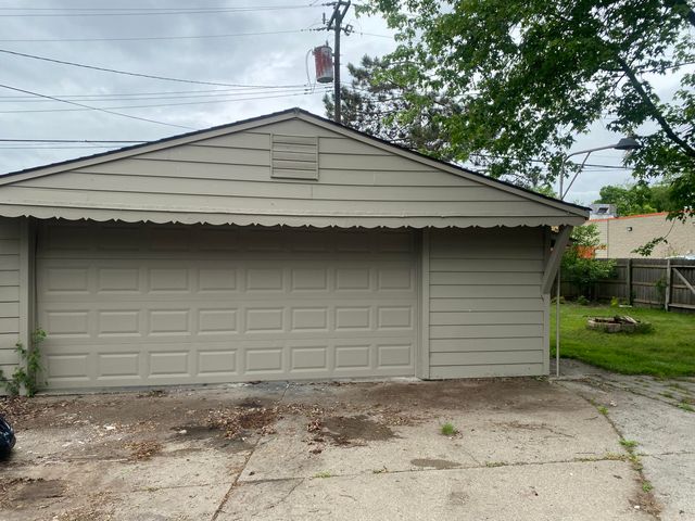9350 Biddle Street, Romulus, MI 48174