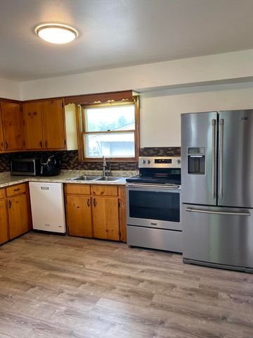 9350 Biddle Street, Romulus, MI 48174
