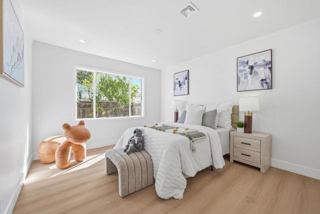 1220 Irwin Street, Belmont, CA 94002