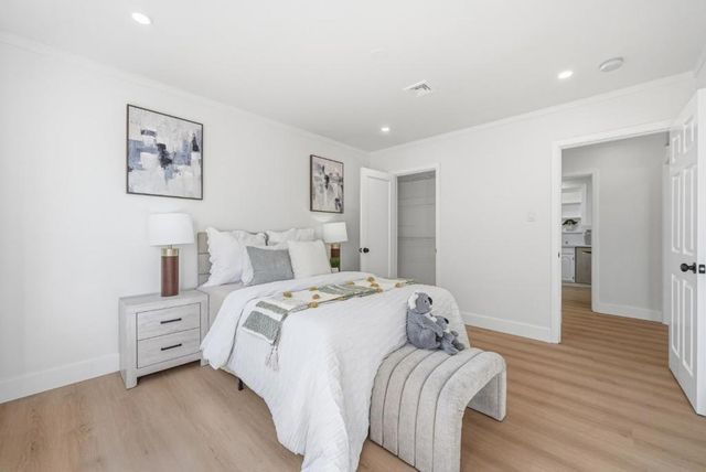 1220 Irwin Street, Belmont, CA 94002