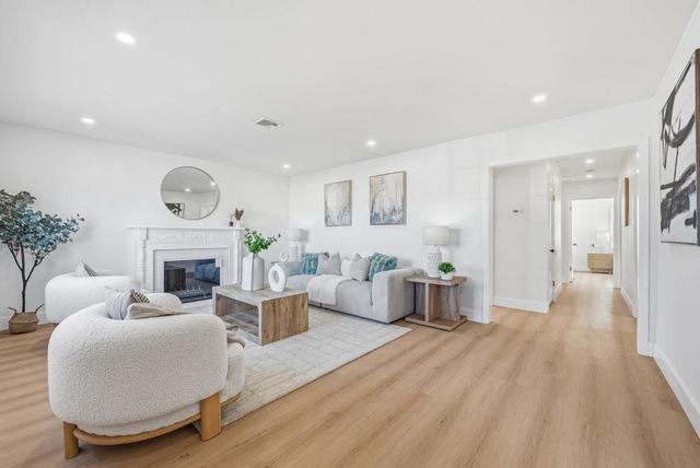 1220 Irwin Street, Belmont, CA 94002