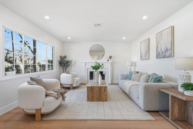 1220 Irwin Street, Belmont, CA 94002