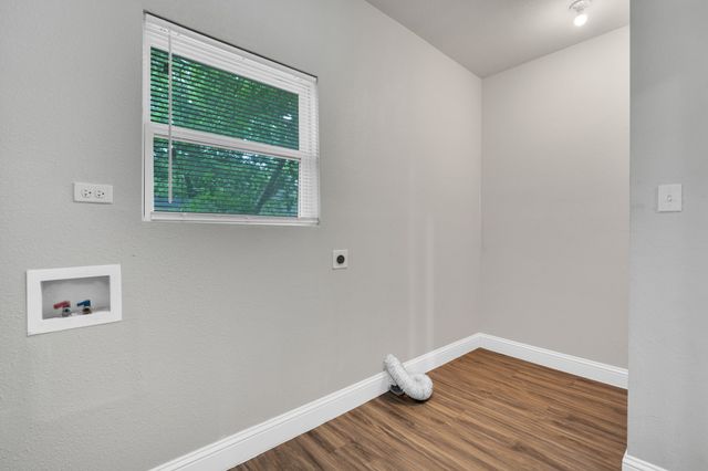 304 W 4th Street, Ferris, TX 75125