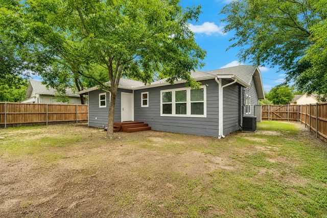304 W 4th Street, Ferris, TX 75125