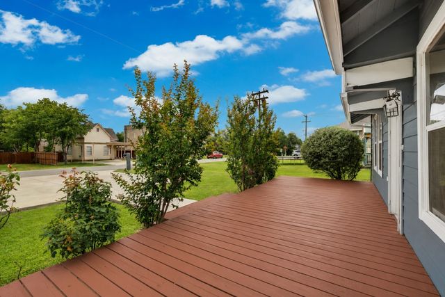 304 W 4th Street, Ferris, TX 75125