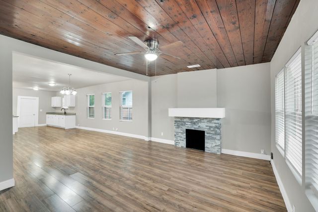 304 W 4th Street, Ferris, TX 75125