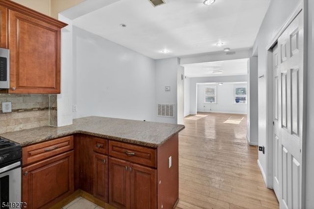 136 Smith St, Elizabeth City, NJ 07201