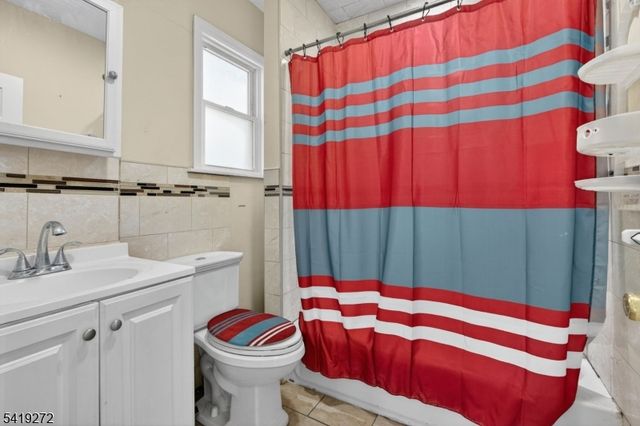 136 Smith St, Elizabeth City, NJ 07201