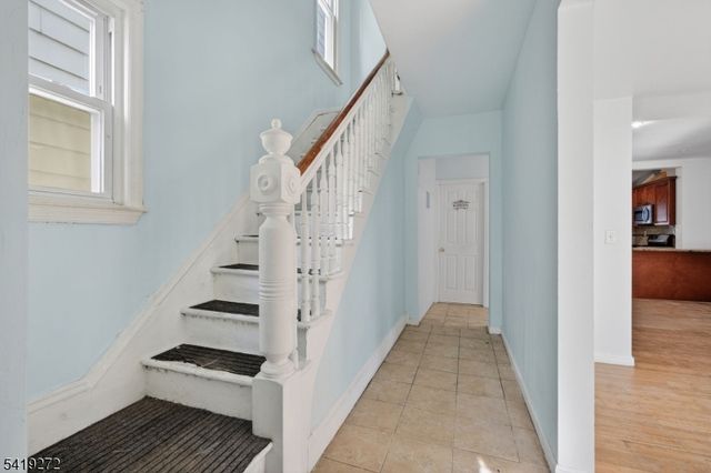 136 Smith St, Elizabeth City, NJ 07201