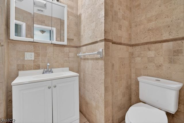 136 Smith St, Elizabeth City, NJ 07201