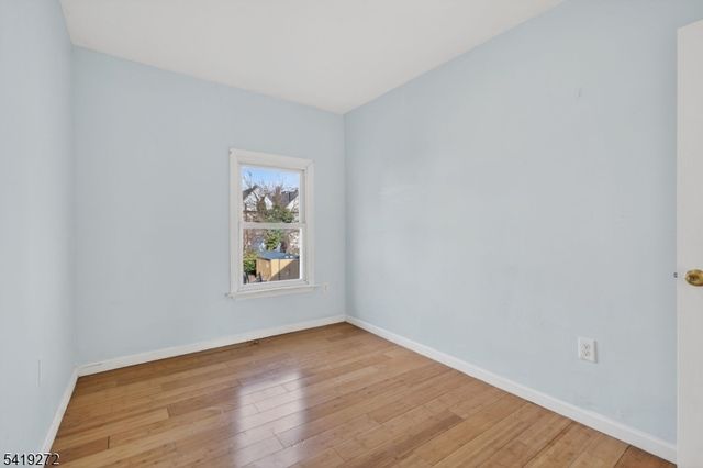 136 Smith St, Elizabeth City, NJ 07201