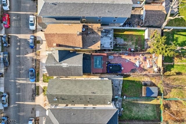 136 Smith St, Elizabeth City, NJ 07201