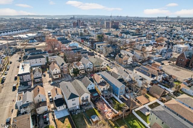 136 Smith St, Elizabeth City, NJ 07201