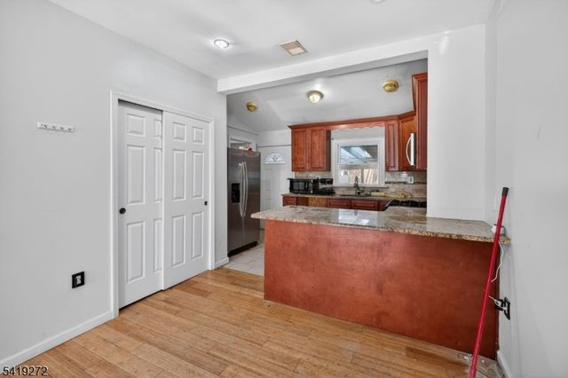 136 Smith St, Elizabeth City, NJ 07201