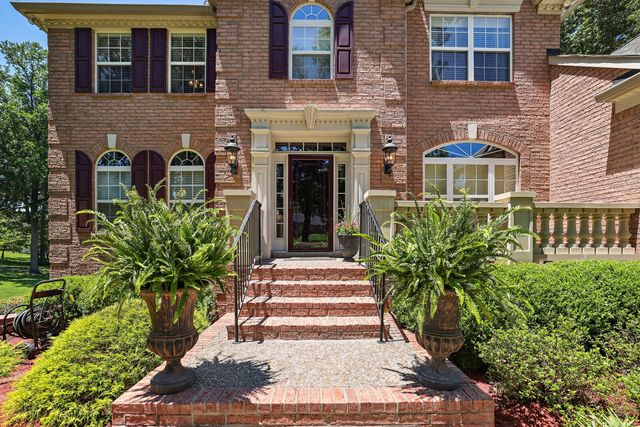 1013 Cherry Springs Dr, Cottontown, TN 37048
