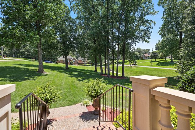 1013 Cherry Springs Dr, Cottontown, TN 37048