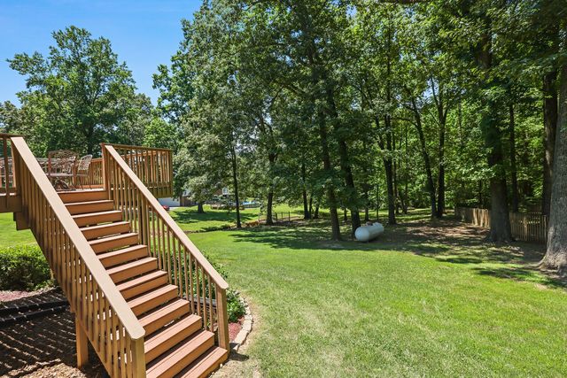 1013 Cherry Springs Dr, Cottontown, TN 37048