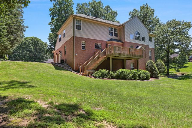1013 Cherry Springs Dr, Cottontown, TN 37048