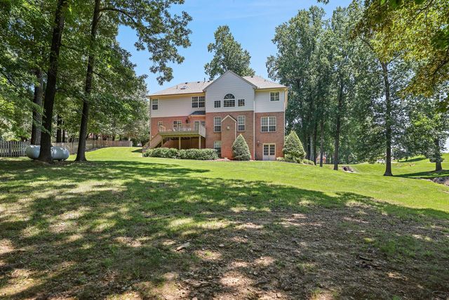 1013 Cherry Springs Dr, Cottontown, TN 37048