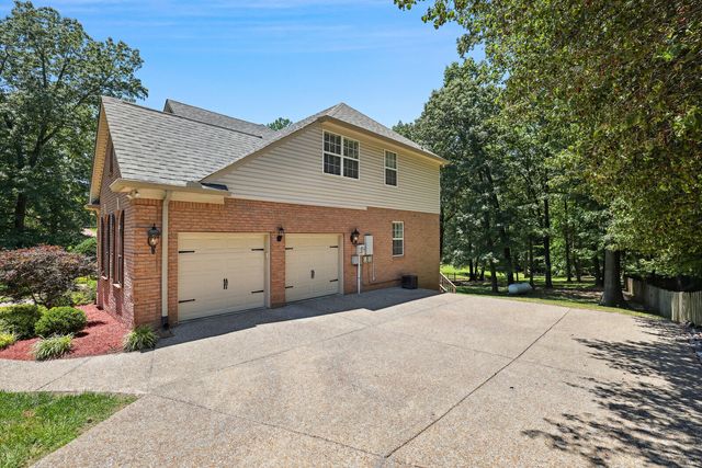 1013 Cherry Springs Dr, Cottontown, TN 37048