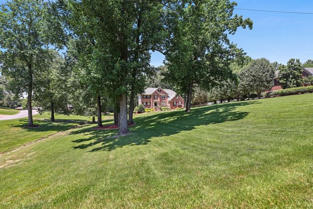 1013 Cherry Springs Dr, Cottontown, TN 37048