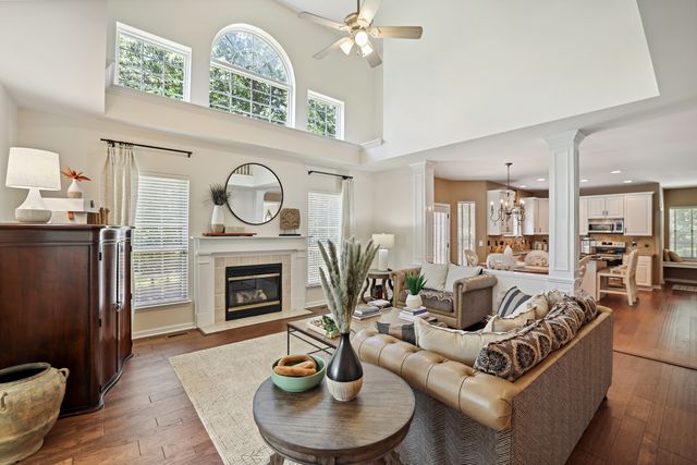 1013 Cherry Springs Dr, Cottontown, TN 37048