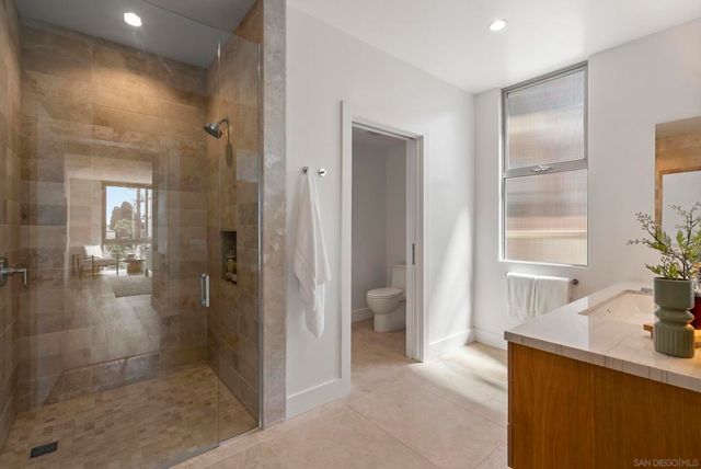 2750 4th 203, San Diego, CA 92103