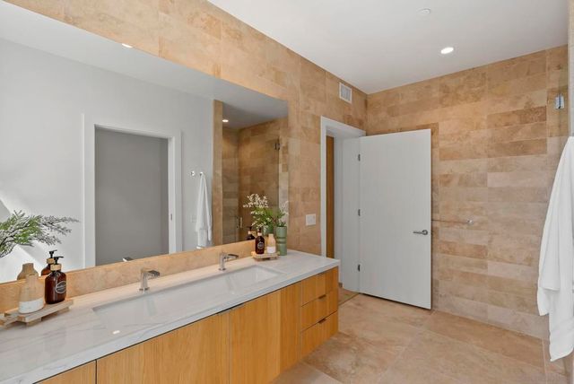 2750 4th 203, San Diego, CA 92103