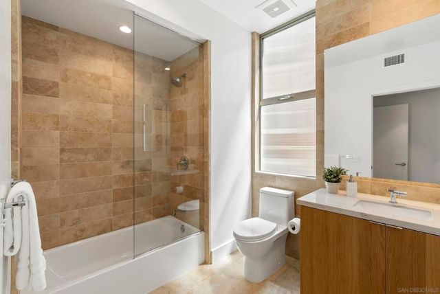 2750 4th 203, San Diego, CA 92103