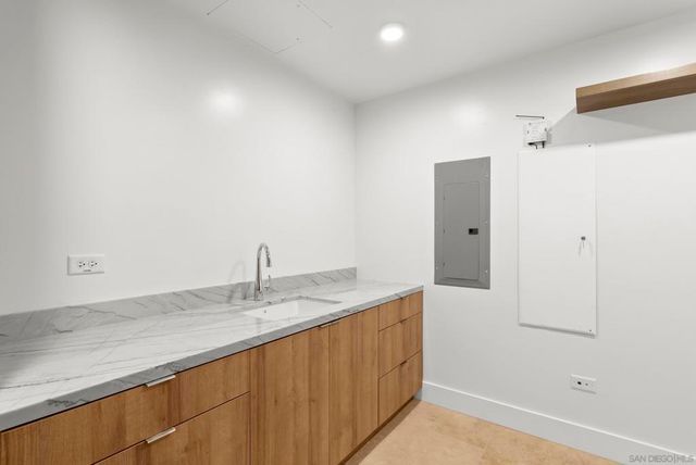 2750 4th 203, San Diego, CA 92103