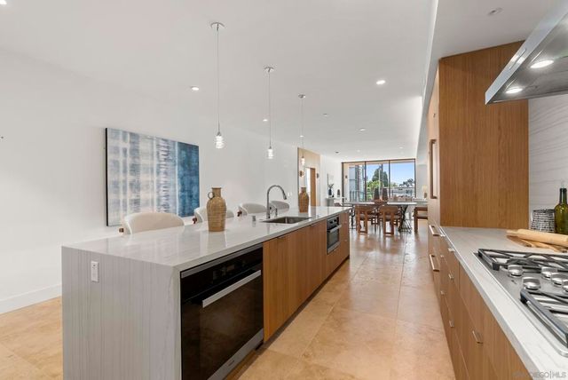 2750 4th 203, San Diego, CA 92103