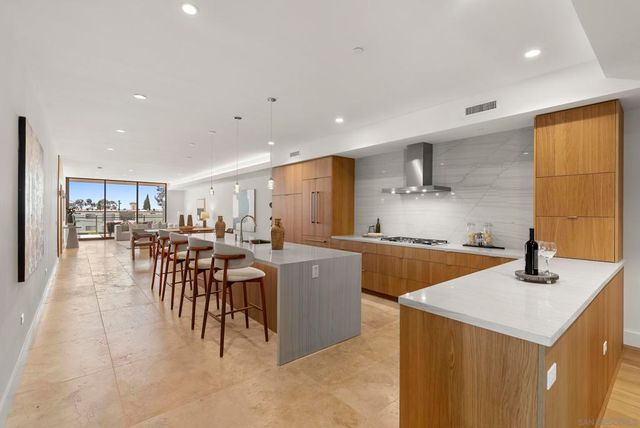 2750 4th 203, San Diego, CA 92103