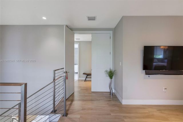 5602 SW 65th Ct, South Miami, FL 33143