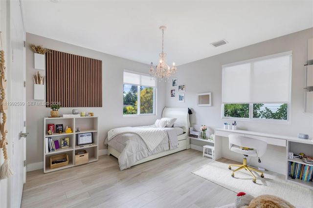 5602 SW 65th Ct, South Miami, FL 33143