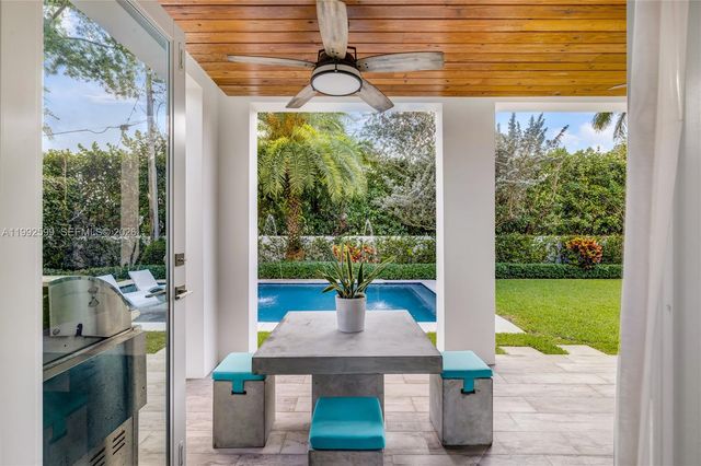 5602 SW 65th Ct, South Miami, FL 33143