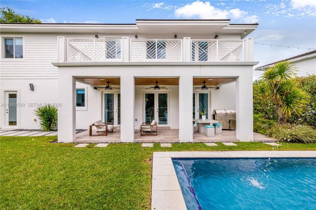 5602 SW 65th Ct, South Miami, FL 33143