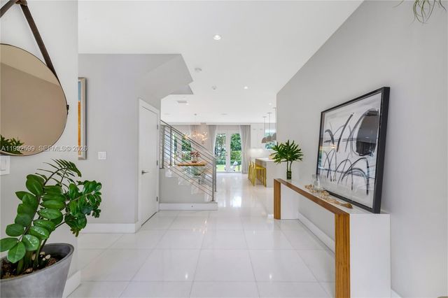 5602 SW 65th Ct, South Miami, FL 33143