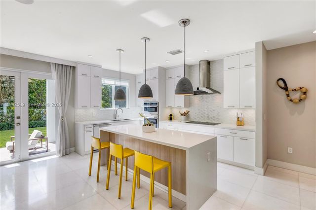 5602 SW 65th Ct, South Miami, FL 33143