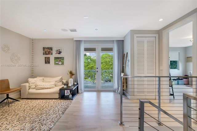 5602 SW 65th Ct, South Miami, FL 33143