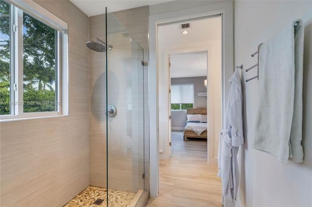 5602 SW 65th Ct, South Miami, FL 33143