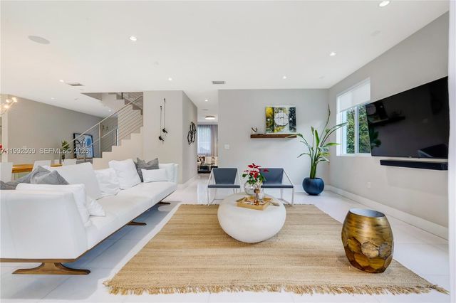 5602 SW 65th Ct, South Miami, FL 33143