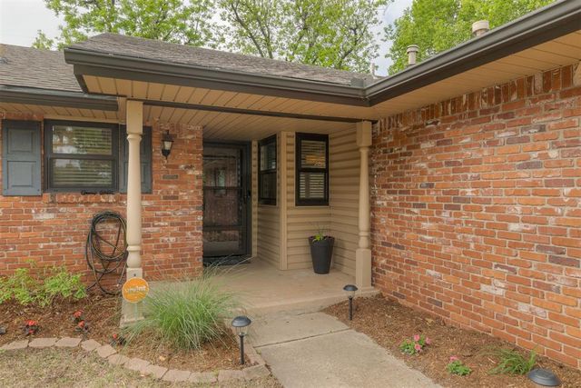 5624 NW 61st Street, Warr Acres, OK 73122