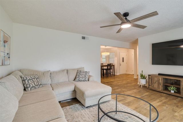 5624 NW 61st Street, Warr Acres, OK 73122