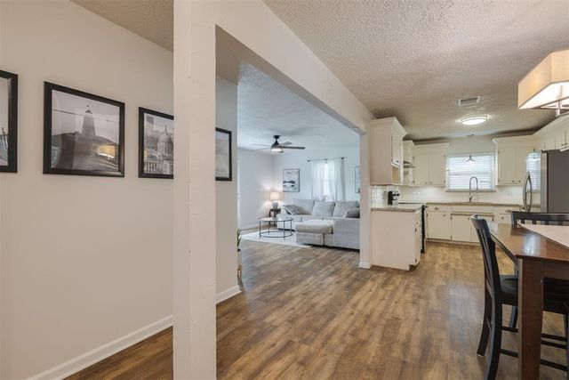 5624 NW 61st Street, Warr Acres, OK 73122