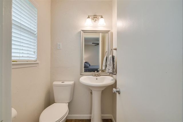 5624 NW 61st Street, Warr Acres, OK 73122