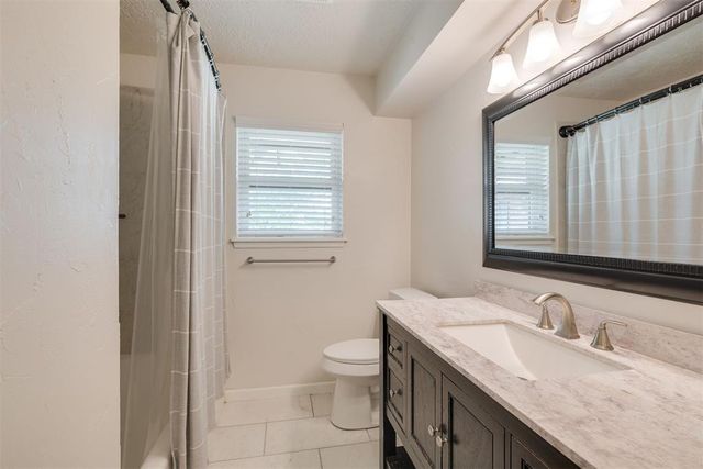 5624 NW 61st Street, Warr Acres, OK 73122