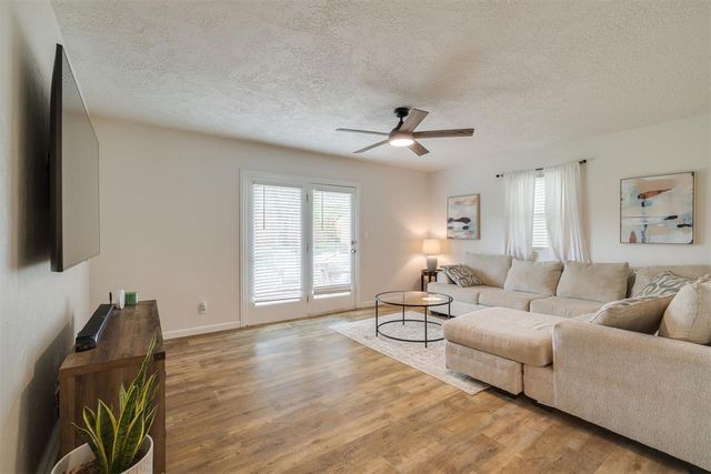 5624 NW 61st Street, Warr Acres, OK 73122