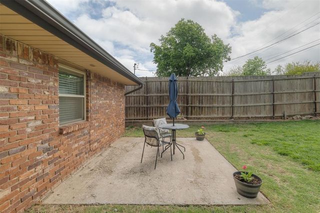 5624 NW 61st Street, Warr Acres, OK 73122