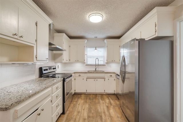 5624 NW 61st Street, Warr Acres, OK 73122